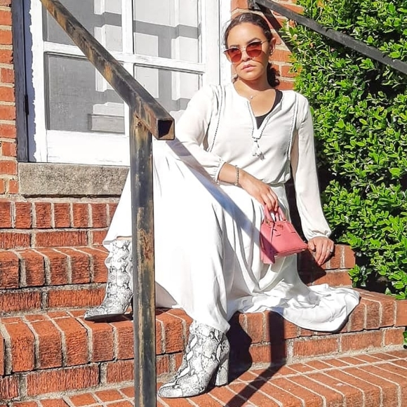 Meet your Posher, Kat - Picture 1 of 1